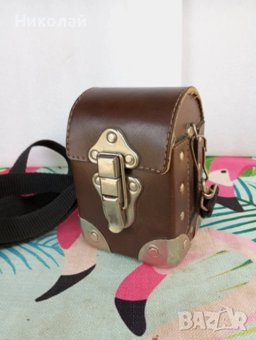 Кожена чанта с метален обков