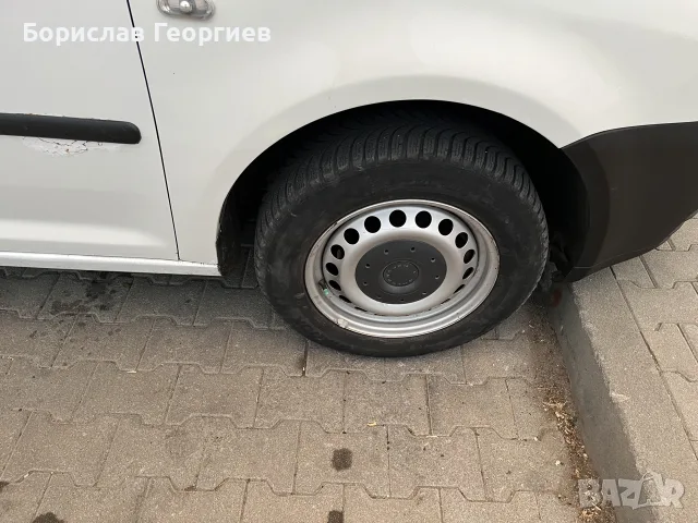 Оригинални джанти с гуми за vw Caddy, снимка 2 - Гуми и джанти - 55933578