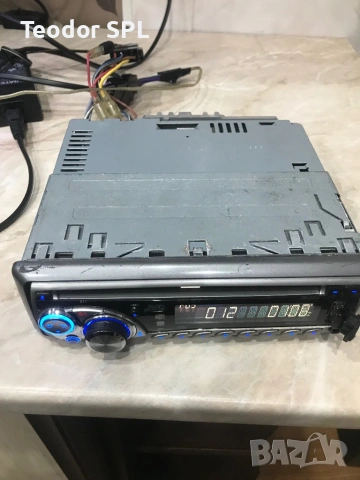 Авто радио сд Jvc , снимка 2 - Радиокасетофони, транзистори - 53015719