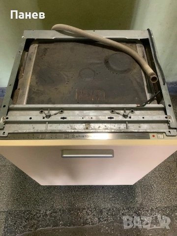 Съдомиялна машина ARISTON, снимка 2 - Съдомиялни - 53272520