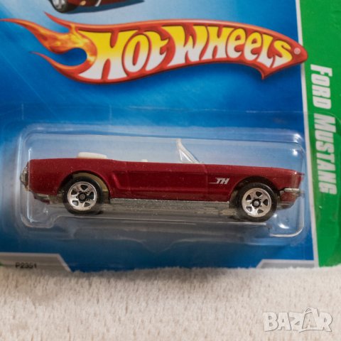 Hot Wheels Ford Mustang TH Treasure Hunt количка 1:64, снимка 1 - Колекции - 42803936