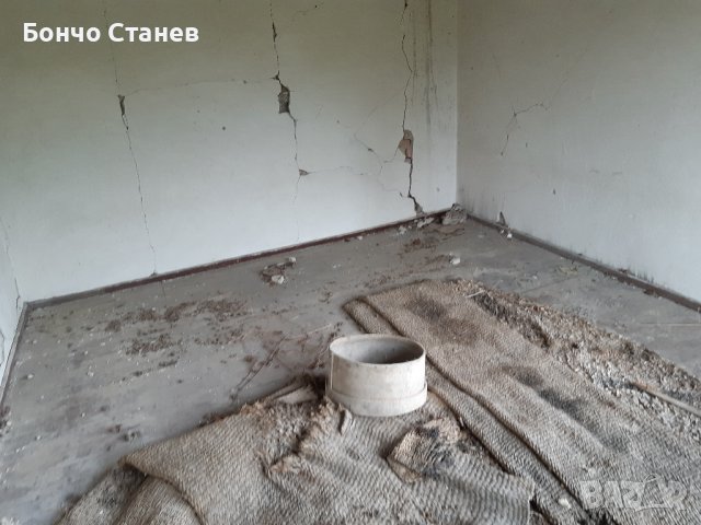 Продавам къща с парцел, снимка 17 - Парцели - 26810812