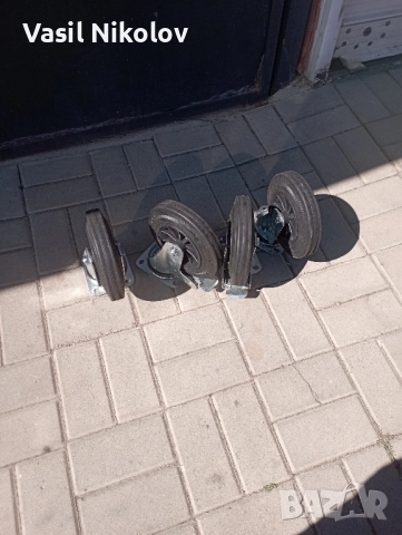 Колела за количка въртящи.