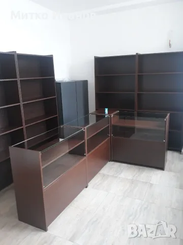 Продавам на ниски складови цени-стилажи, щандове, щендери, щанд витрини, щанд маси.Наличност