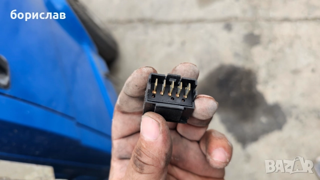 Бутон Ел стъкла за Пежо Партнер , снимка 2 - Части - 51866201