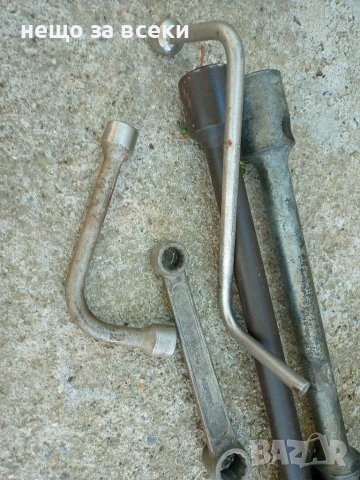 Ключ за джанти автомобили камиони различни размери 17,27,32,36 и др, снимка 6 - Ключове - 38446551