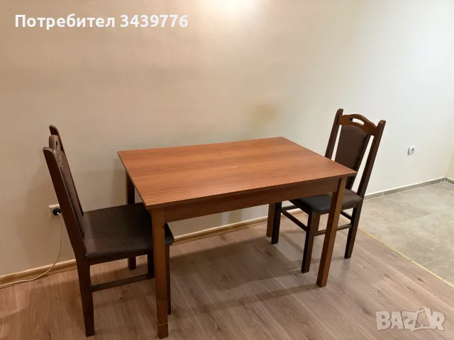 Продавам кухнеска маса