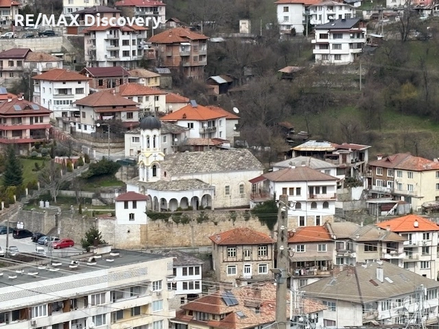 Топ имот в тих квартал в градска среда, снимка 11 - Къщи - 54108425