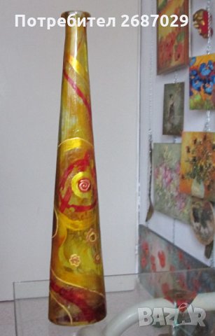 стара жълта стъклена рисувана ваза
