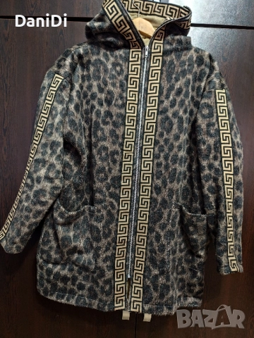 Дамско палто в тигрово/леопард Версаче ,с две лица