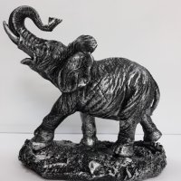 Слон сив на сива поставка полирезин . Символизира Щастие в дома., снимка 2 - Декорация за дома - 37620382