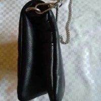 Дамска чанта Bershka-нова,черна,малка-Промоция до 17.5, снимка 4 - Чанти - 40807568