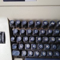 Продавам два броя пишещи машини произведени в ГДР, снимка 3 - Антикварни и старинни предмети - 31337944