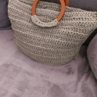 Нова плетена чанта с дървени дръжки, снимка 2 - Чанти - 44573221