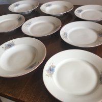 9 порцеланови чинии със сини цветя - 4 дълбоки + 5 литки, снимка 1 - Чинии - 40377106