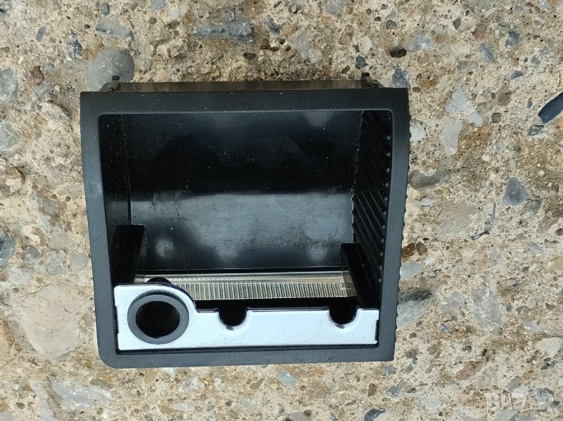 преден пепелник VW Golf 6 -1K0857335, снимка 1