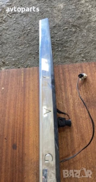 Jaguar s-tupe 2006година лайсна светлини номер багажник, снимка 1