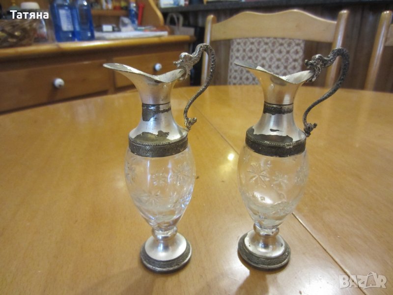 Кристални канички за съхранение на дестилиран  алкохол,ХАЛБИ„ „КАНА„ И  ЧИНИЯ ЗА СТЕНА ОТ ZINK, снимка 1