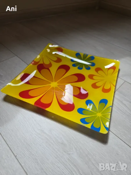 Страшно свежа чиния с флорален десен, снимка 1