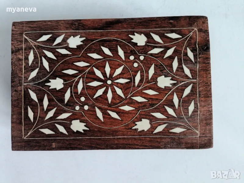 Дървена кутия за бижута , инкрустирана със седеф. , снимка 1