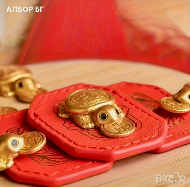 Амулетче - златиста костенурка, снимка 1