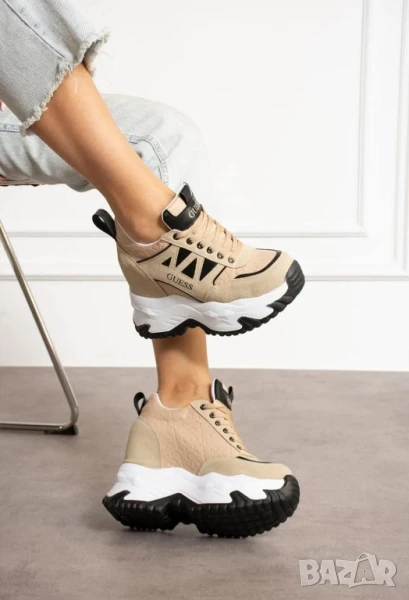 дамски маратонки guess от еко кожа платформа 9см, снимка 1