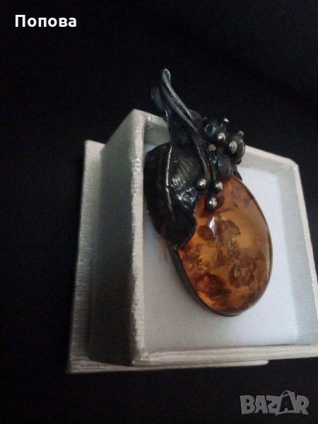 Сребърен медальон  уникат с естествен кехлибар, снимка 1