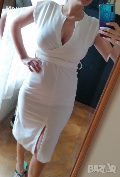 Бяла рокля с цепка, снимка 1