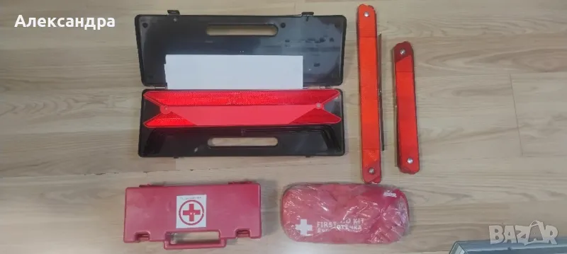 аптечки и триъгълници, снимка 1