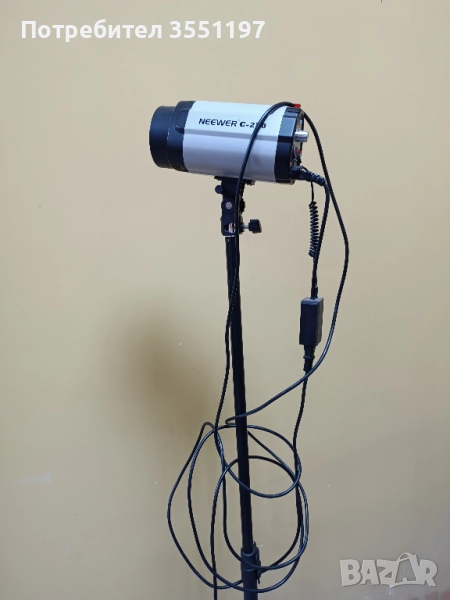 2 бр Комплекти студийно осветление оборудване - чадъри, лампи и стативи 210 см,предавател и приемник, снимка 1