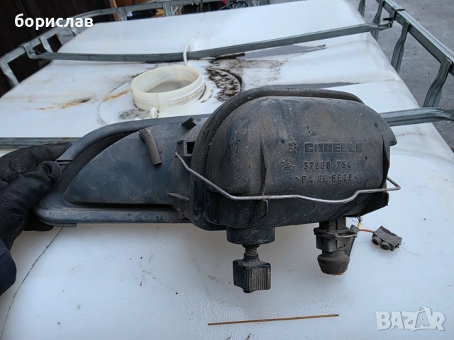 Десен халоген за Пежо 406, снимка 2 - Части - 52356033