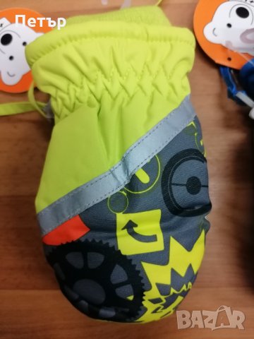 Продавам нови красиви водоустойчиви детски ръкавици с един пръст и връзки за окачване през врата , снимка 2 - Шапки, шалове и ръкавици - 35138175