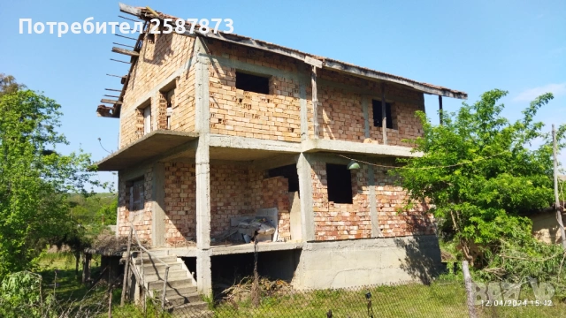 Двуетажна масивна къща в с. Ленково