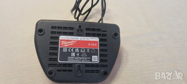 Milwaukee M12 Батерия и зарядно, снимка 7 - Други инструменти - 53934033