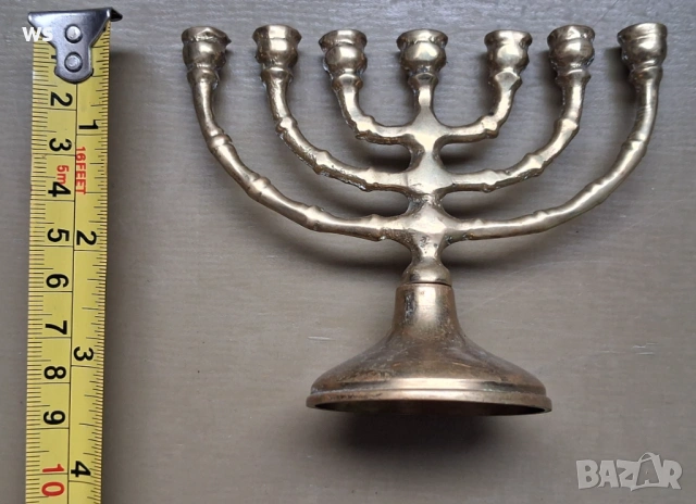 Малък еврейски свещник - Менора