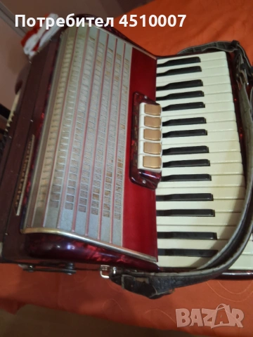 Акордеон Велтмайстер 48 баса с куфар, снимка 3 - Акордеони - 53035340