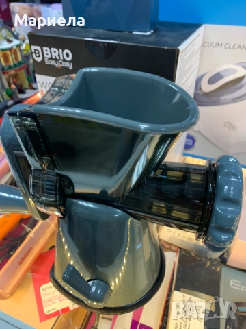 Ръчна месомелачка Brio Easy Cosy, с две приставки, снимка 12 - Месомелачки - 52156039