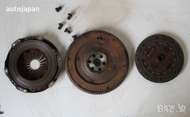 Комплект съединител, маховик, притискателен диск, феродов диск Хонда сивик 7 1.6 спорт д16вю 110кс е, снимка 3 - Части - 44635163