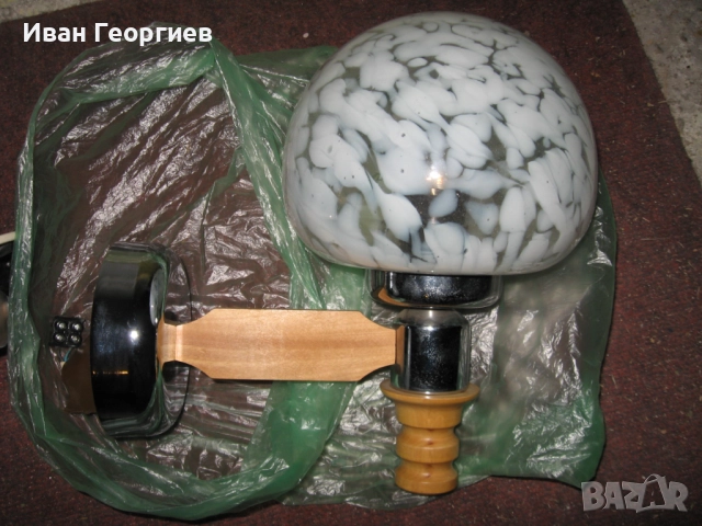 Аплик за стена