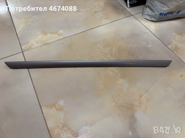 Вътрешна лайсна на кора на врата на Жета Голф Jeta Golf 5 само за 20лв. 1K4867440