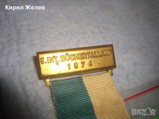 1974г. БРАТЯ ГРИМ КОЛЕКЦИОНЕРСКИ НЕМСКИ БРОНЗО МЕДАЛ с ПОСРЕБРЯВАНЕ и ПОЗЛАТА ЛЕНТА и НОСАЧ 30633, снимка 3 - Антикварни и старинни предмети - 37954927