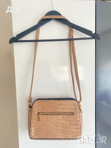 Дамска бежова чанта, снимка 2 - Чанти - 48019651