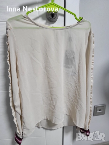 Италианска блуза М, снимка 2 - Блузи с дълъг ръкав и пуловери - 52932921