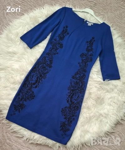 -20% СТИЛНА и ЕЛЕГАНТНА рокля по тялото в кралскосин цвят с черни шарки