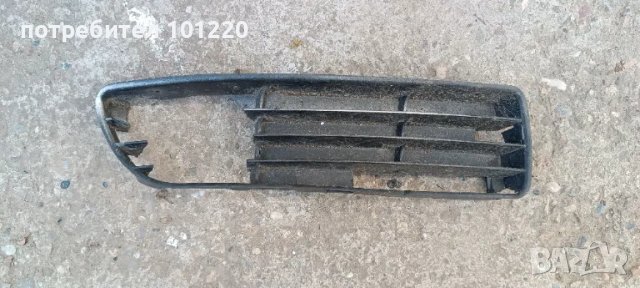 Подарявам дясна решетка за предна броня за Audi A4B5, снимка 1