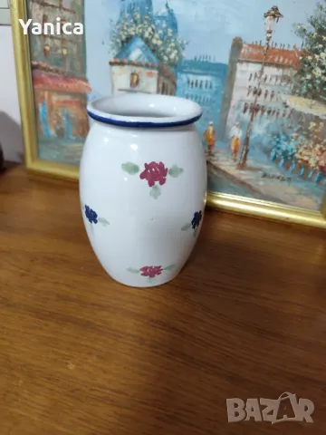 Красива порцеланова ваза 