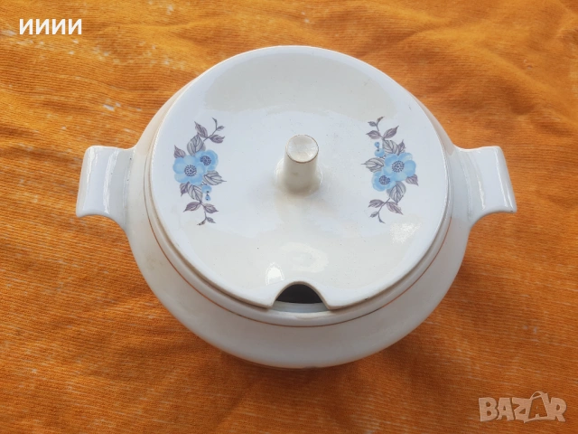 Порцеланов супник 