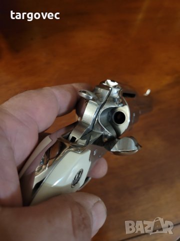 Продавам револвер Ruger 357 Magnum, снимка 2 - Бойно оръжие - 44324544