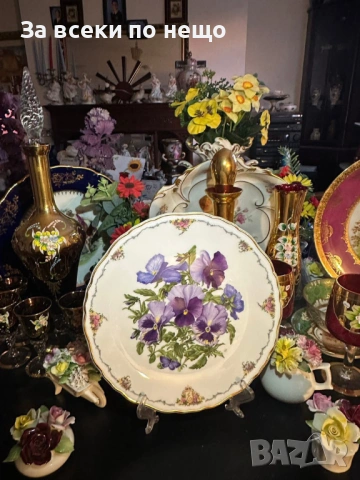 Royal Albert England  “ Теменужките” автор Sara Anne Schofield Код P2017 , снимка 4 - Декорация за дома - 53936970