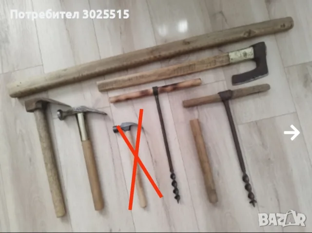 Стар автентичен свредел, дървен сап, чук, тесла